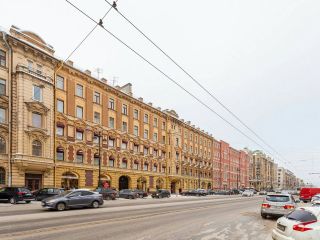 Двух комнатная квартира на Невском проспекте .