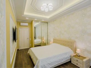 Роскошь  на Исаакиевской площади .