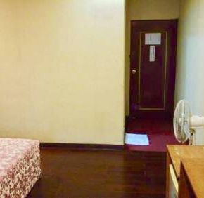 NearBy Hotel