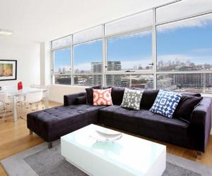 Gadigal Groove - Modern and Bright 3BR Executive Apartment in Zetland with Views Waterloo Australia