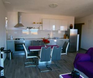 Apartment Willy Comisa Croatia