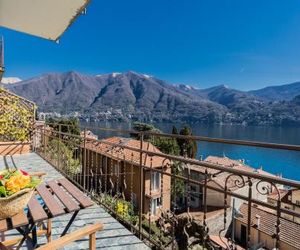 Lovely Apartment Overlooking Lake Como by RentAllComo Caraa e Uri Italy