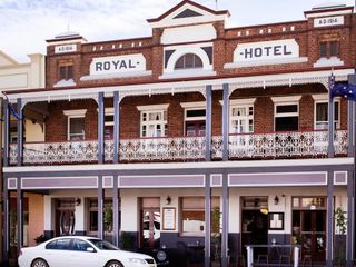 Фото отеля Royal Hotel West Wyalong