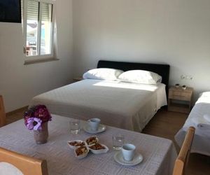 Apartments Helena Podstrana Croatia