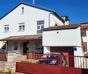 Apartments with a parking space Valbandon (Fazana) - 15386 Fazana Croatia