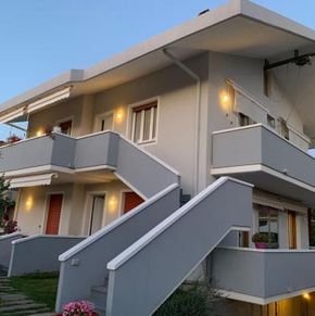 NearBy Hotel