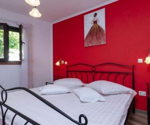 Apartment Red Romantic 2-1 Bale Croatia