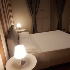 NearBy Hotel