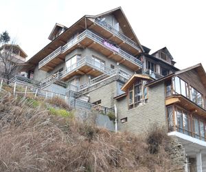 OYO 11580 6th Element Cottage Manali India