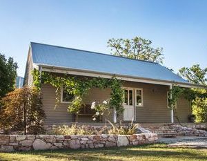 Johanna NEW MODERN HOUSE Bright Australia