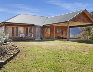 Quins Gap Private Retreat Bright Australia