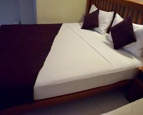 NearBy Hotel