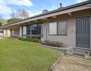 Alinga Longa Residence 4 bedroom with pool Bright Australia
