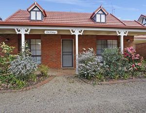 Oak Cottage - Tudor Village Unit 5 Bright Australia