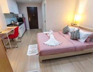 Sukhumvit 64 Pool View Apartment Phra Khanong Thailand