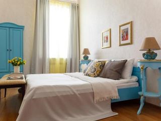 Antique_byApartica