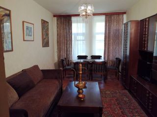 Невский пр., центр, метро, 6 гостей, 3 спальни.