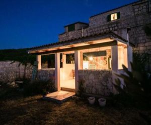 Secluded holiday house Okljucna (Vis) - 15283 Comisa Croatia