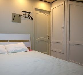 NearBy Hotel