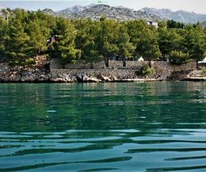 Camping PINUS Starigrad Croatia