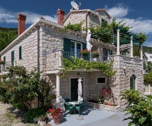 Apartments and rooms with parking space Bol (Brac) - 15418 Bol Croatia