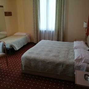 NearBy Hotel