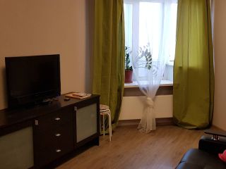 Comfortable flat 10 minutes to metro Komendantski