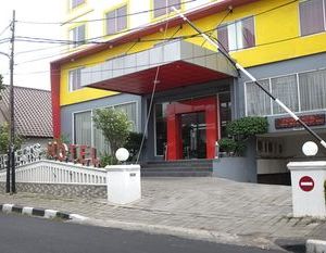 RedDoorz Plus near Senen Jakarta Indonesia