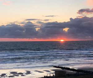 Sunset lovers Lacanau-Ocean France