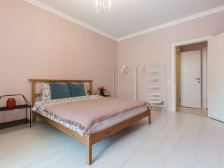 Вишнёвые апартаменты на Верности