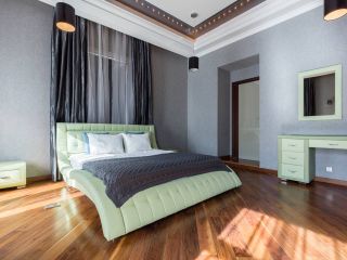 Apartment on Mokhovaya