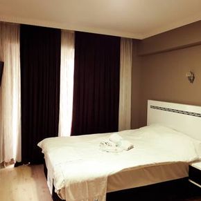 NearBy Hotel
