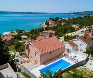 Spacious Holiday Home with Private Pool near Sea in Jasenice Maslenica Croatia