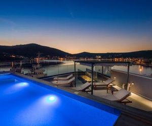 Beachfront Luxury Villa Vinisce Croatia