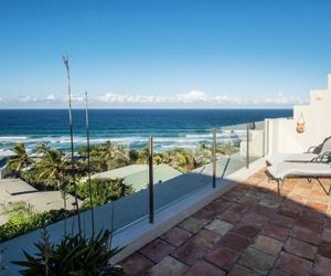 Tuscan inspired townhouse minutes from the beach Noosaville Australia