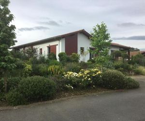 Maison Fleurie Uhart-Cize France