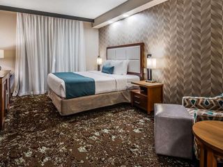Фото отеля Best Western Premier Ankeny Hotel
