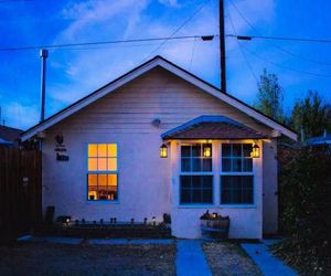 Cozy Muir Cottage - In Town - Pet Friendly Lone Pine United States