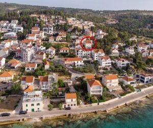 Family friendly apartments with a swimming pool Sutivan (Brac) - 15665 Sutivan Croatia