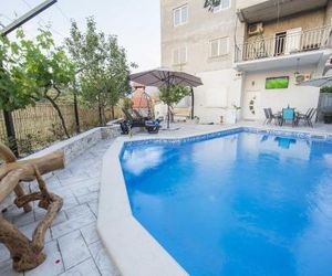 Family friendly apartments with a swimming pool Split - 14203 Stobrec Croatia