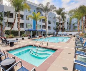 Amazing Apartments near the grove Miracle Mile United States