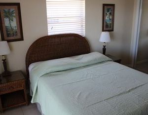 The Canal Breeze at Coconut Villas - Two Bedroom Condo Dunedin United States