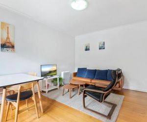 Comfy one-bedroom unit between city and airport Flemington Australia