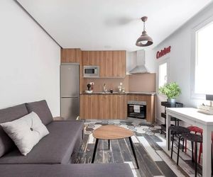 Modern Apt Sleeps 6 in Sol - nr tourist attraction Madrid Spain