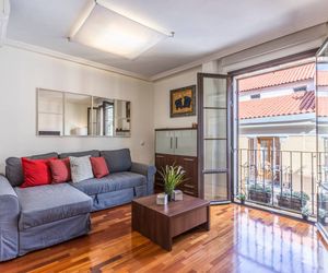 MODERN 1 BR RIGHT IN SOL Madrid Spain