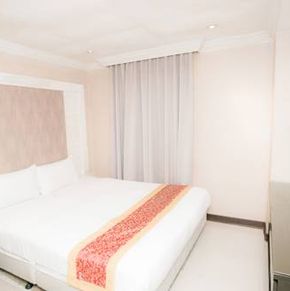 NearBy Hotel
