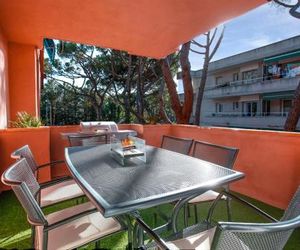 BEACH APARTMENT with BBQ, PS4, BIKES! Castelldefels Spain