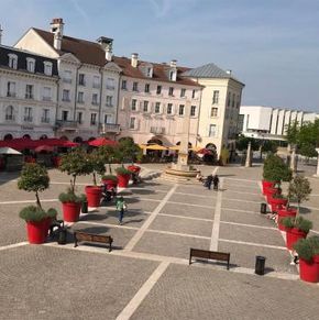 NearBy Hotel