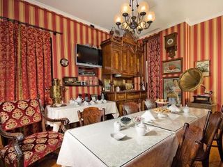 Друзья. Комнаты. Восстания 13