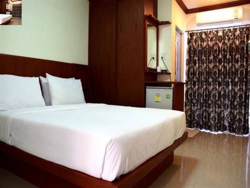 OYO 118 Beach Walk Stay